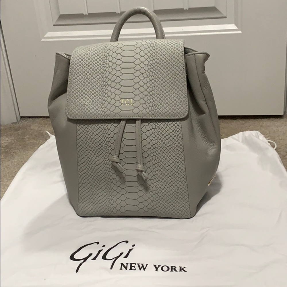 Gigi New York Phoebe backpack in grey (oyster)